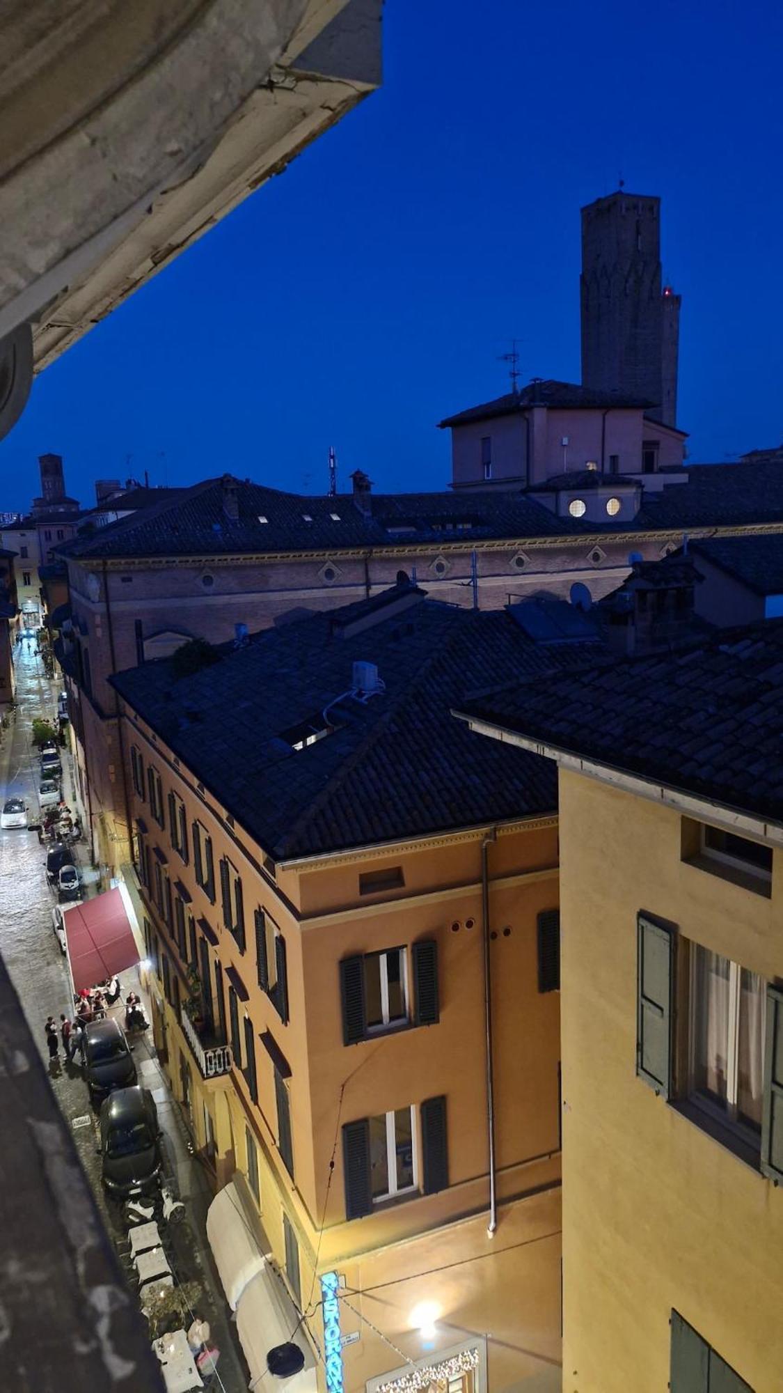 Monolocale Sui Tetti Di Bologna - Via Indipendenza Apartamento Exterior foto