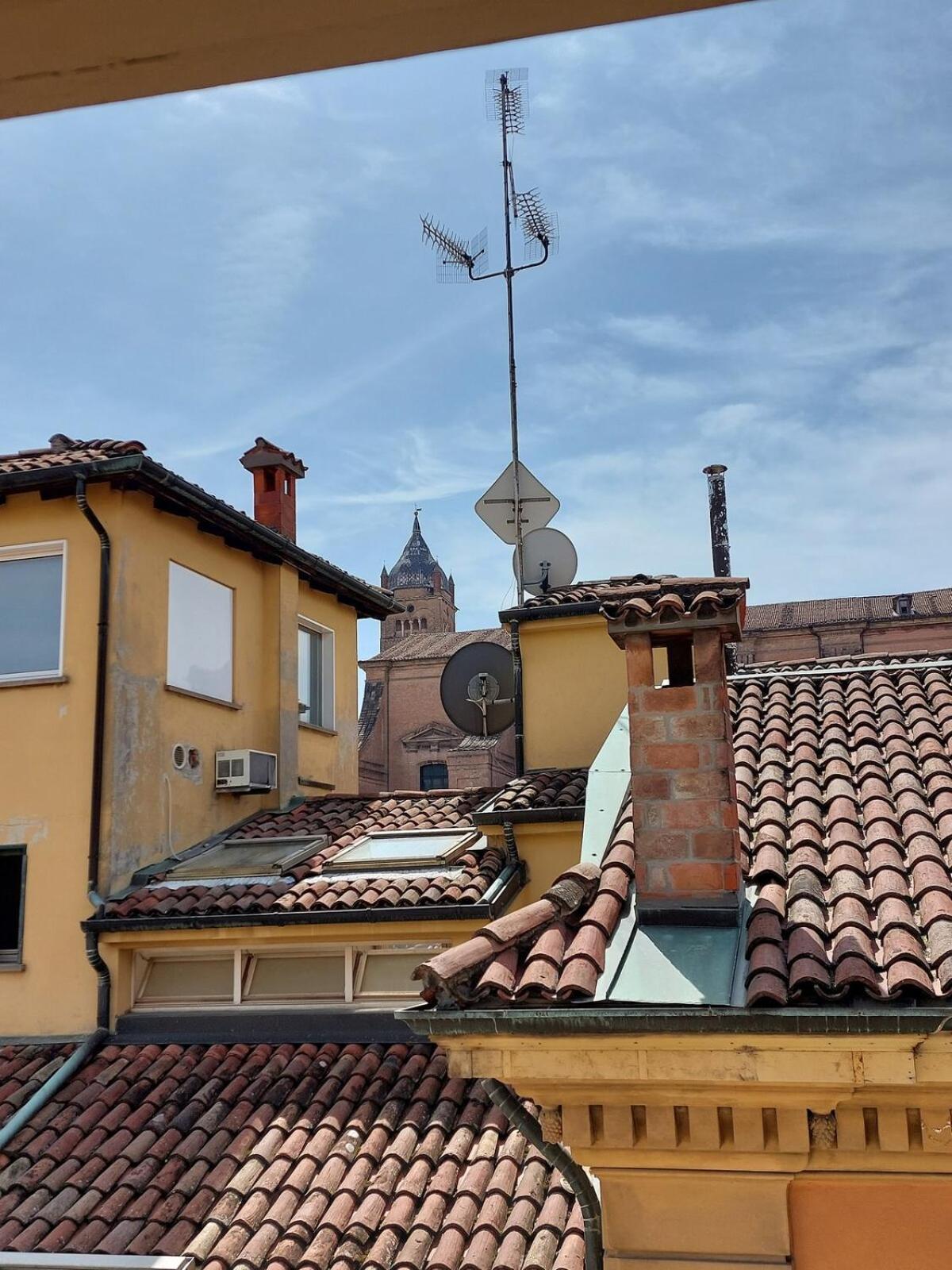 Monolocale Sui Tetti Di Bologna - Via Indipendenza Apartamento Exterior foto